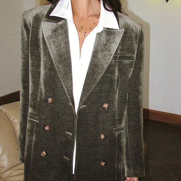 Dark Green Elegant Women's Velvet Blazer - Picture 3 of 6